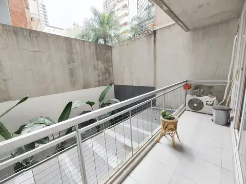 Cabello 3300, Piso 1°