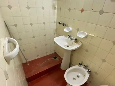 Depto Tipo Casa en Venta en Castelar, USD 40.000