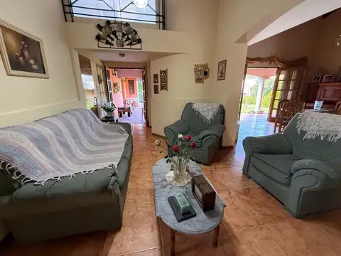 Casa en Venta con 4 cocheras