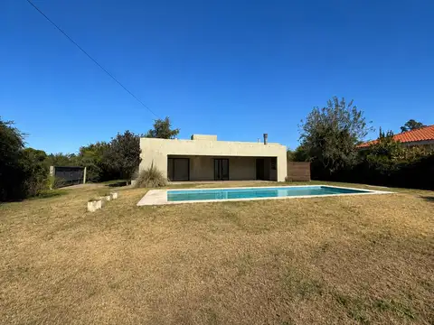TERUEL 684 | Exclusiva Residencia Moderna en Villa Allende Golf