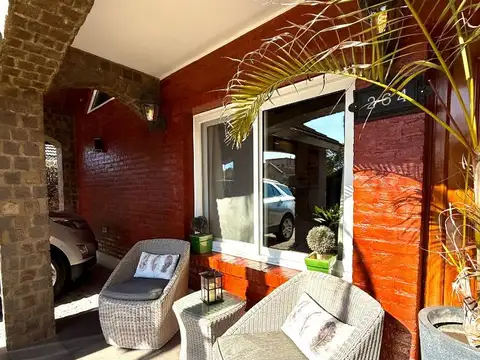 Casa en venta de 6 ambientes, Echeverria del lago Canning