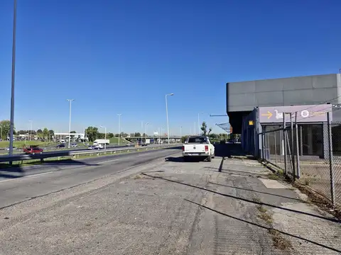 Galpon en Venta 70  mts Frente