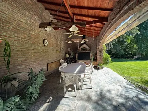 Casa en Venta en Ingeniero Adolfo Sourdeaux, USD 370.000