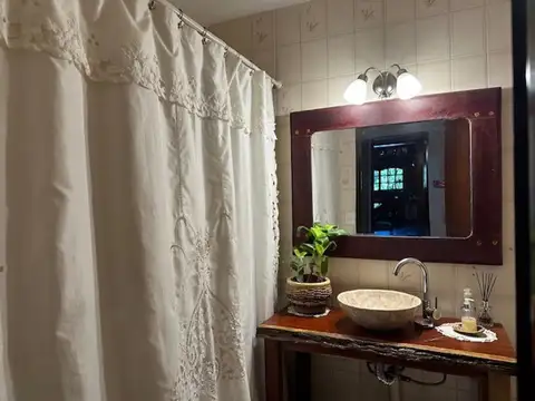 Casa en Venta con 3 cocheras