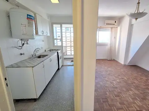 VENTA DPTO 2 AMB sobre AV H. YRIGOYEN APTO CREDITO