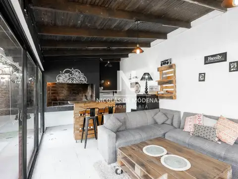 Vende casa de 4 dormitorios en Jardines de Cordoba.