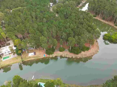 VENTA LOTE VILLA ROBLES CON FONDO A LA LAGUNA