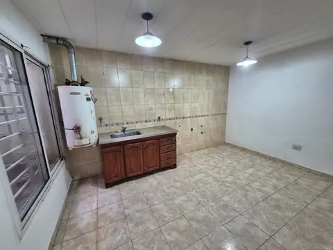 Depto Tipo Casa en Alquiler en Wilde, $ 850.000