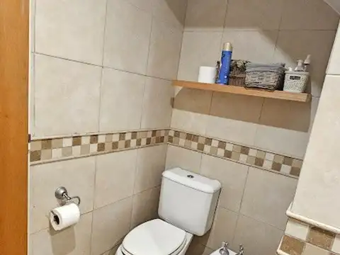 Depto Tipo Casa 4 ambientes con 2 baños