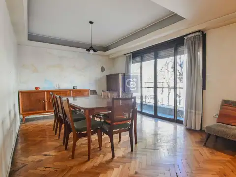 PH en venta 6 ambientes con cochera , balcon y terraza.