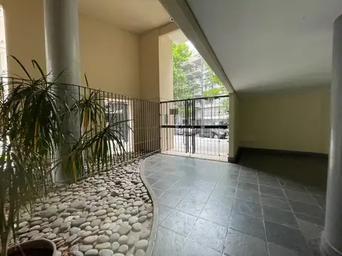 3 AMBIENTES EN EDIFICIO TORRE MUY LUMINOSO/COCHERA