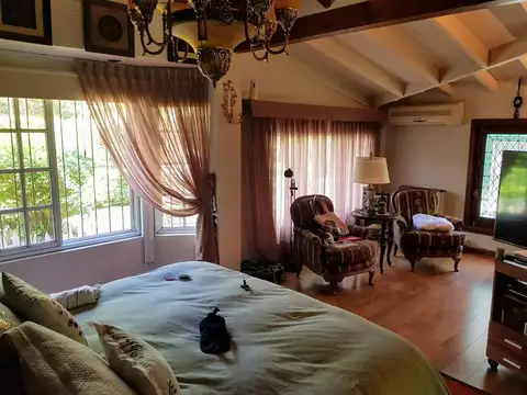 Hermosa quinta en zona de quintas sobre lote de 2780m2