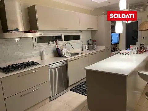 Casa 6 ambientes con 3 baños