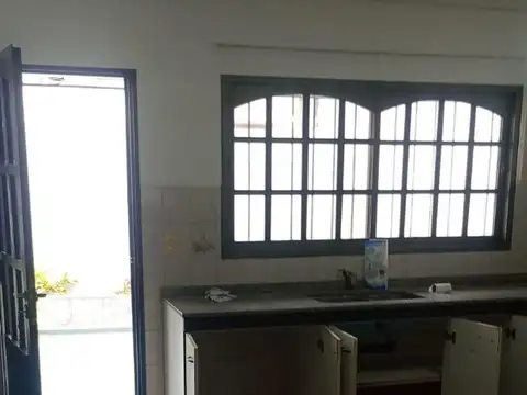 Casa en Alquiler con 1 cochera