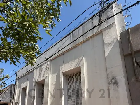 Primera Junta 300, Piso 0