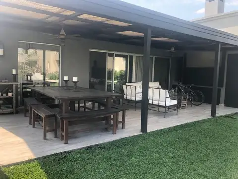 Casa en Alquiler de 4 dormitorios