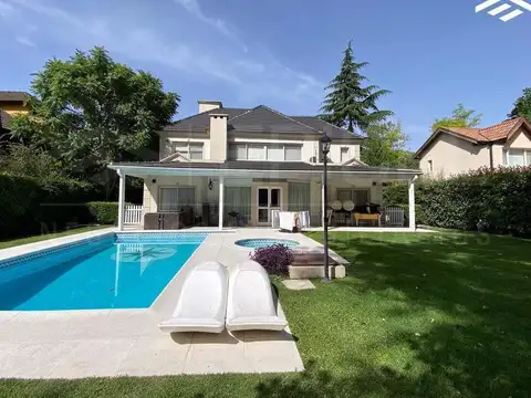 Casa en Alquiler en Countries y Barrios Cerrados en Esteban Echeverria, USD 2.450