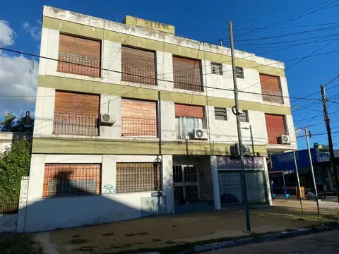 Monoambiente en Alquiler Sobre Calle Laprida 1495 esquina Payro, Lomas de Zamora