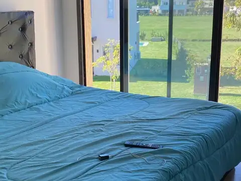 CASA DE 4 DORMITORIOS A ESTRENAR