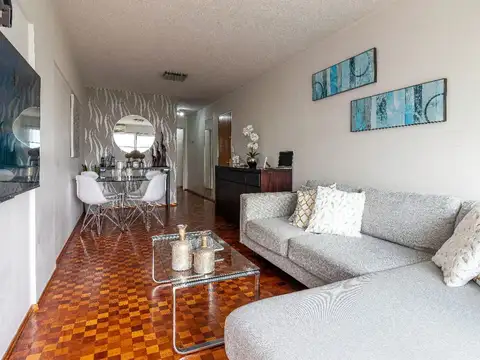 Venta Apartamento 3 dormitorios con cochera en Pocitos
