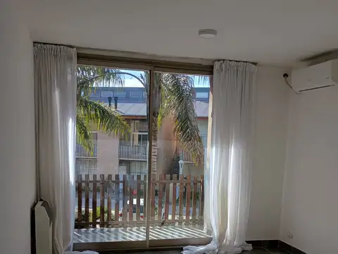 Excelente departamento 3 ambientes en primer piso.
