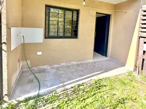 ALQUILER DOS AMBIENTES EN COMPLEJO CON ESPACIO GUARDA COCHE