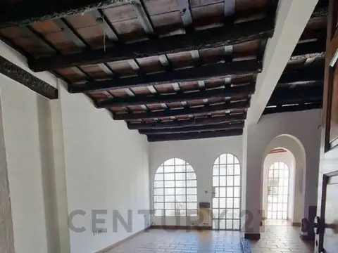 Casa en venta 5 AMBIENTES, La Plata