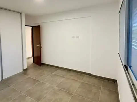 A DOS CUADRAS DE AV. PELLEGRINI - ITUZAINGO AL 400