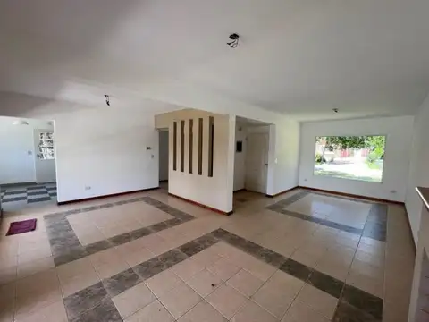 Casa 5 ambientes con 3 baños