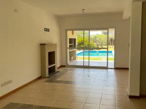 Casa en venta en Los Pilares (con renta hasta octubre de 2026)