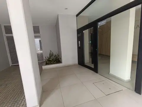 Sarmiento 1500, Piso 1