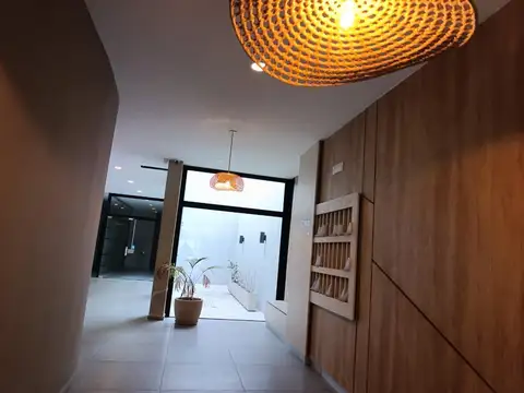 Departamento de un dormitorio con patio exclusivo, Centro.