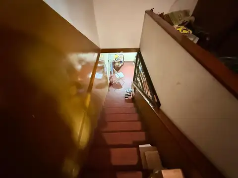 Depto Tipo Casa 5 ambientes con 2 baños