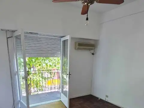 Depto Tipo Casa en Venta en Flores, USD 165.000