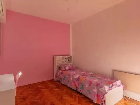 Se vende un departarmento de 3 ambientes Luminoso - Recoleta