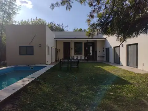 Muy linda casa en venta en San Carlos C.C.