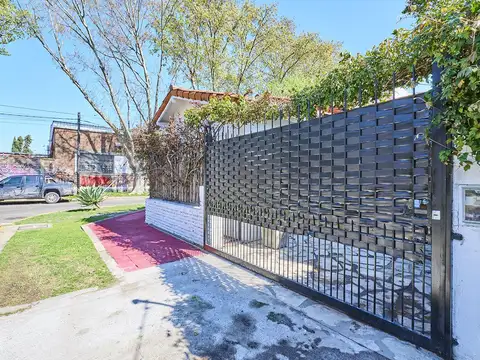 Depto Tipo Casa 3 ambientes con 2 baños