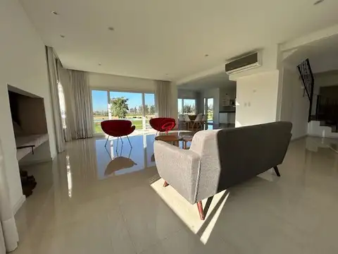 Casa en Venta al Oeste