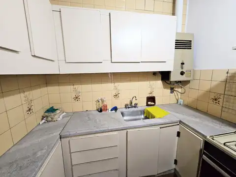 - PH en venta en muy linda zona de Victoria - A RECICLAR PRIMER PISO POR ESCALERA