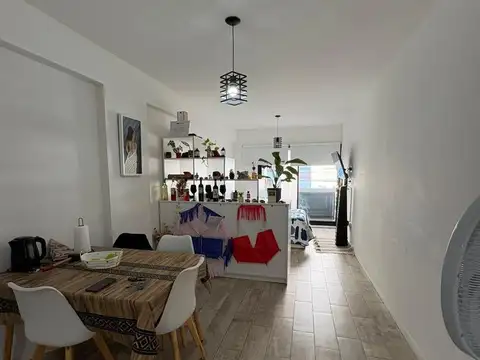 HERMOSO MONOAMBIENTE CON BALCÓN! 4°B