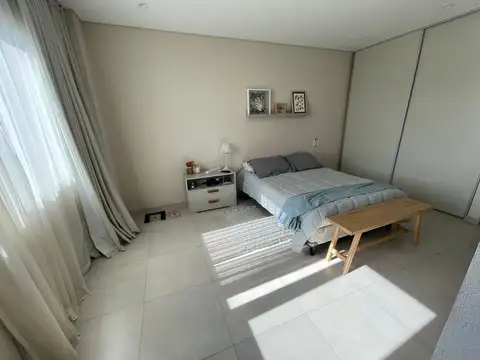 Casa en Alquiler con 1 cochera