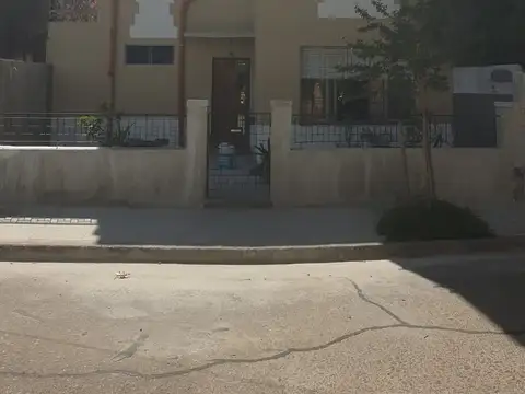 Casa en Alquiler en Liniers, $ 980.000