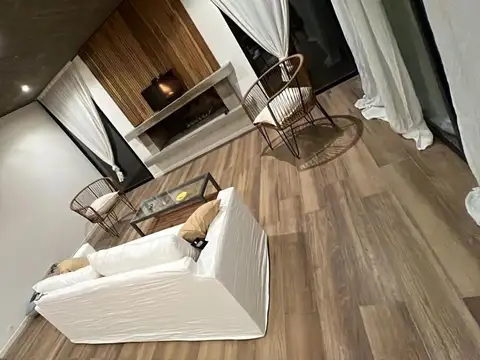 Casa en Alquiler Temporal con 1 cochera