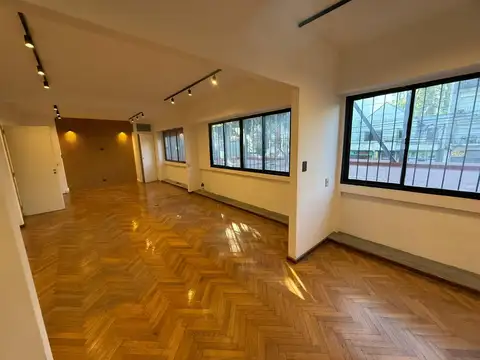 Departamento / Oficina sobre Av. Del Libertador.