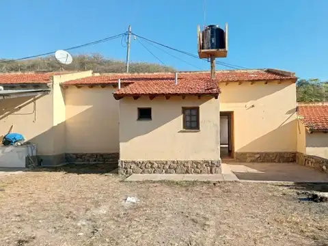 Casa 2 ambientes con 1 baño