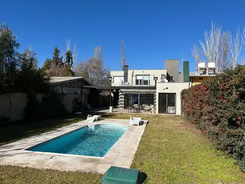 Casa Azcuenaga, 3 Dorm, 3 Baños, Jardín, Piscina, 3 Cocheras, Apto Crédito