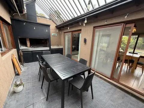 Venta casa de 3 ambientes con patio, parrilla y pileta