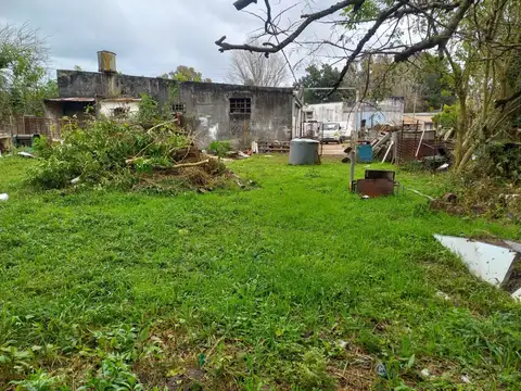 AMPLIO TERRENO EN VENTA CON CONSTRUCCION