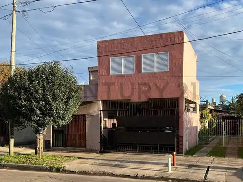 Venta PH 4 ambientes Ituzaingó, APTO CREDITO  con local incluido.