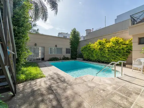 Casa en Venta con 2 cocheras